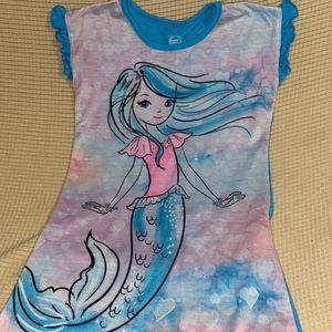 Girl’s sleeping gowns bundle